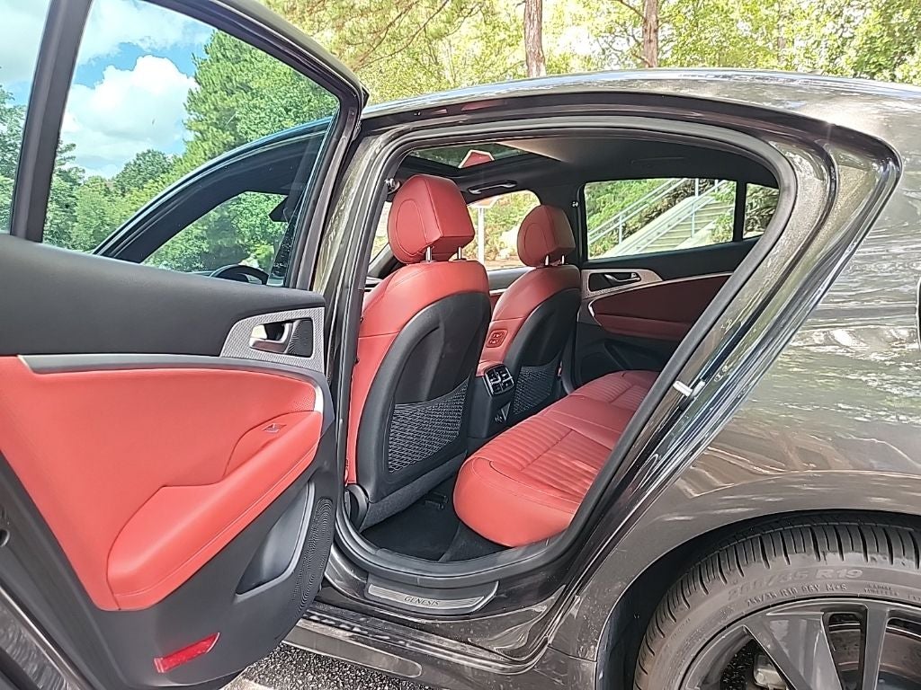 2023 Genesis G70 2.0T RWD