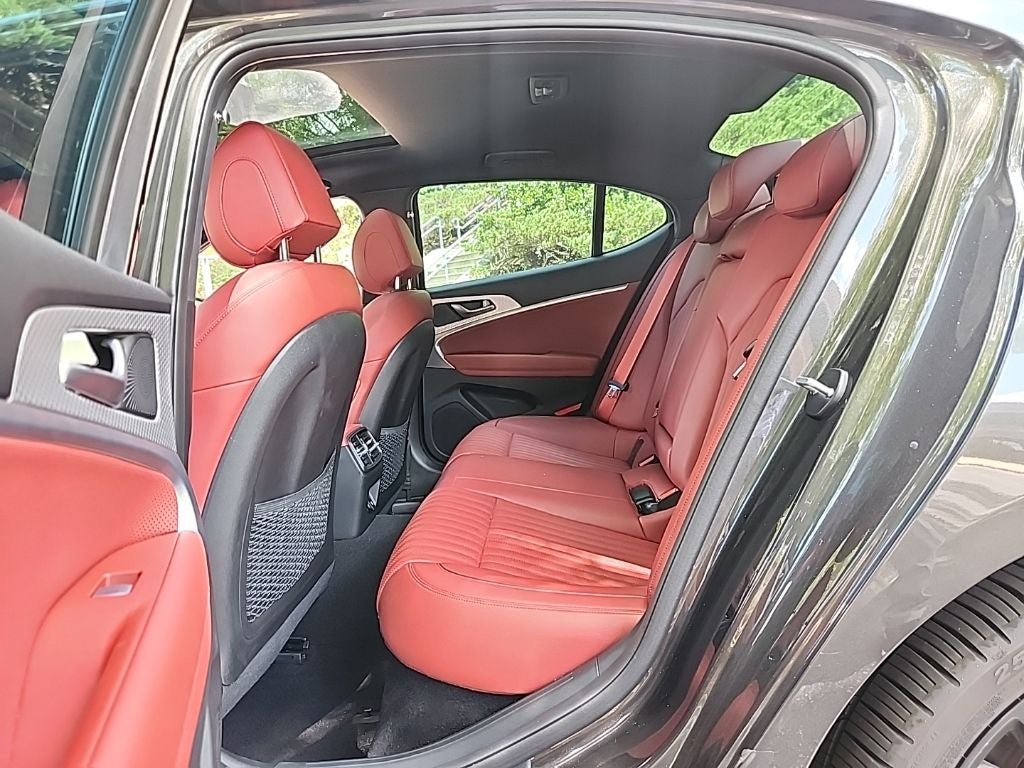 2023 Genesis G70 2.0T RWD