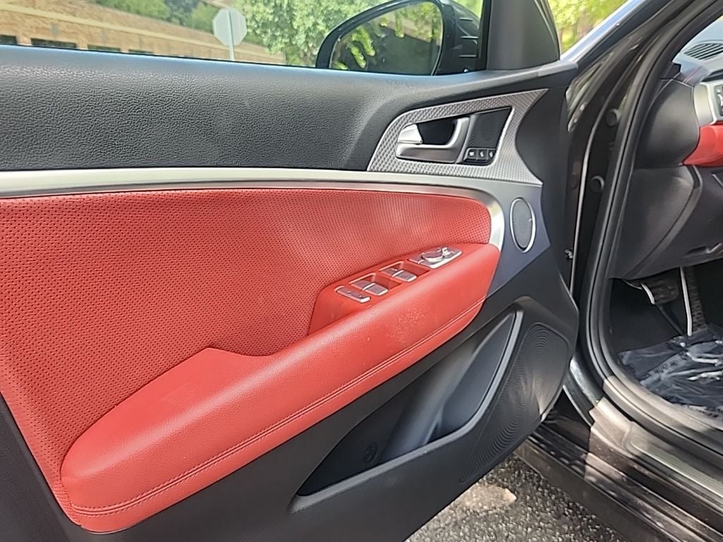 2023 Genesis G70 2.0T RWD