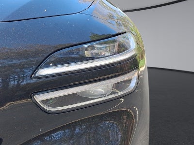 2023 Genesis G70 2.0T RWD