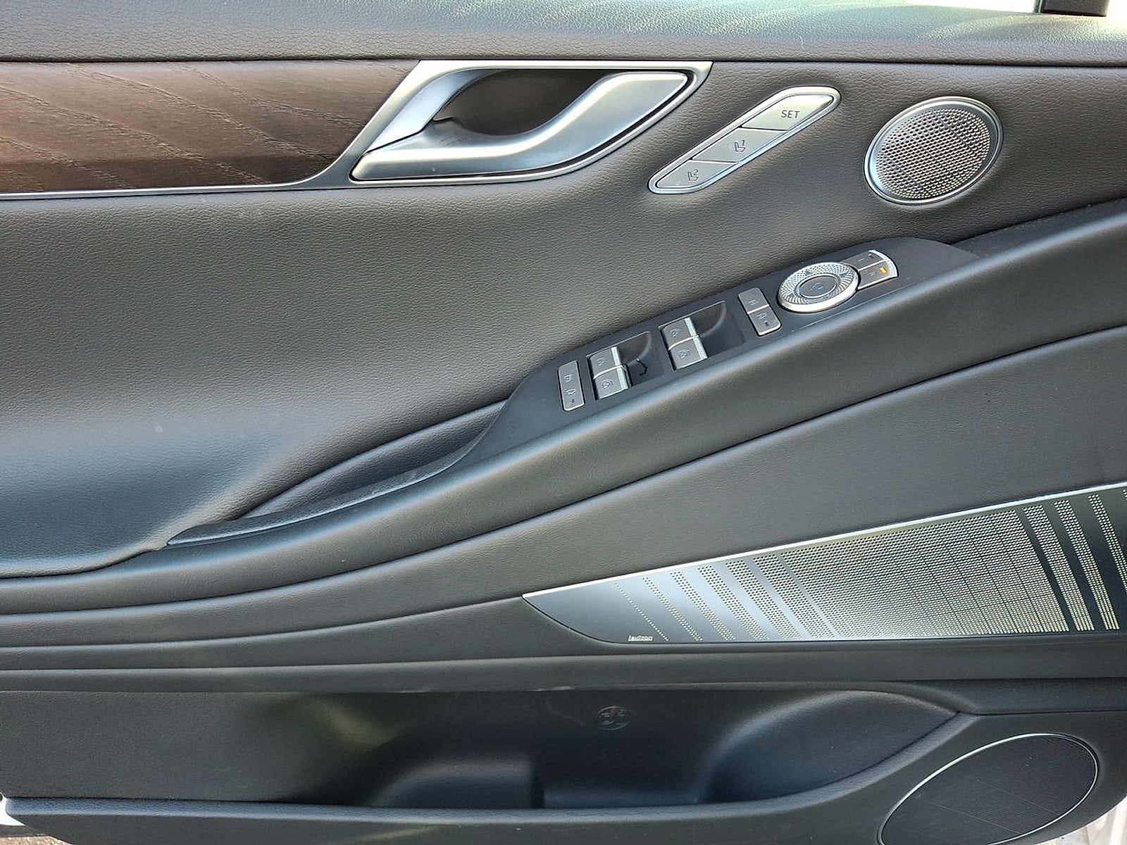 2024 Genesis Electrified G80 Advanced