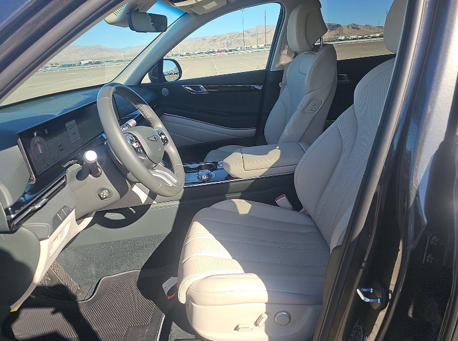 2025 Genesis GV80 2.5T Standard AWD