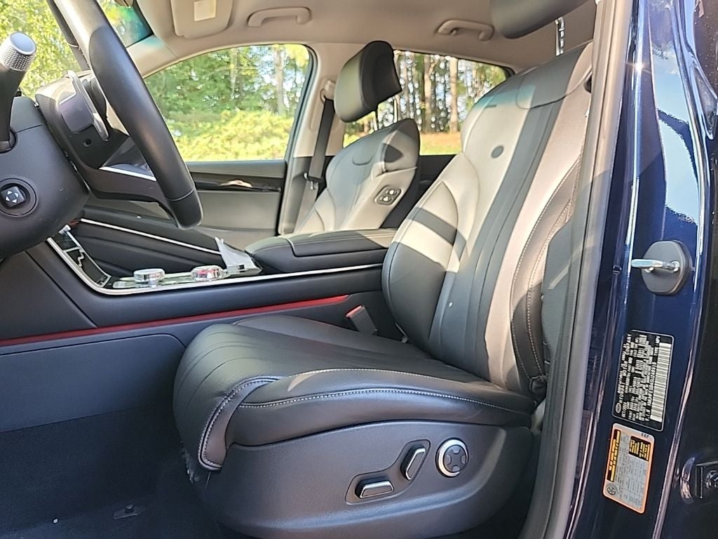 2025 Genesis GV80 2.5T Standard AWD