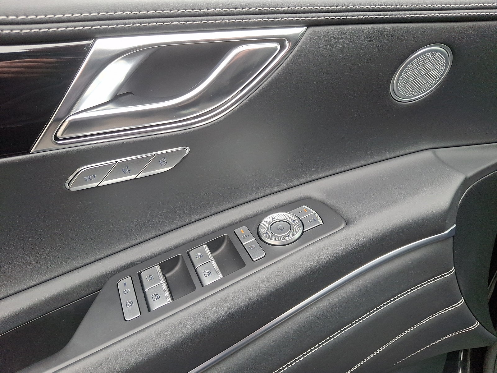 2025 Genesis GV80 2.5T Standard AWD