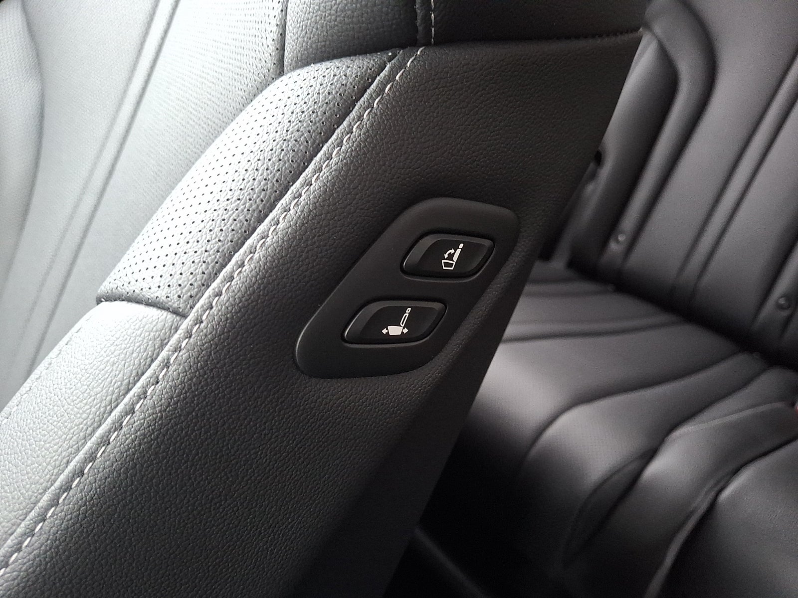 2025 Genesis GV80 2.5T Standard AWD