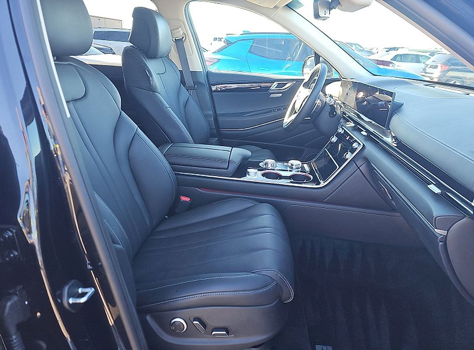 2025 Genesis GV80 2.5T Standard AWD