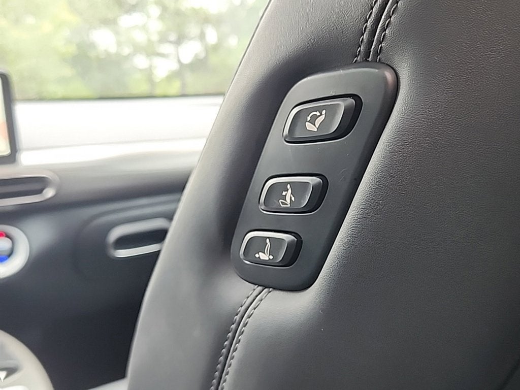 2025 Genesis GV60 Standard RWD