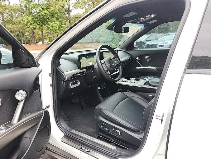 2025 Genesis GV60 Standard RWD