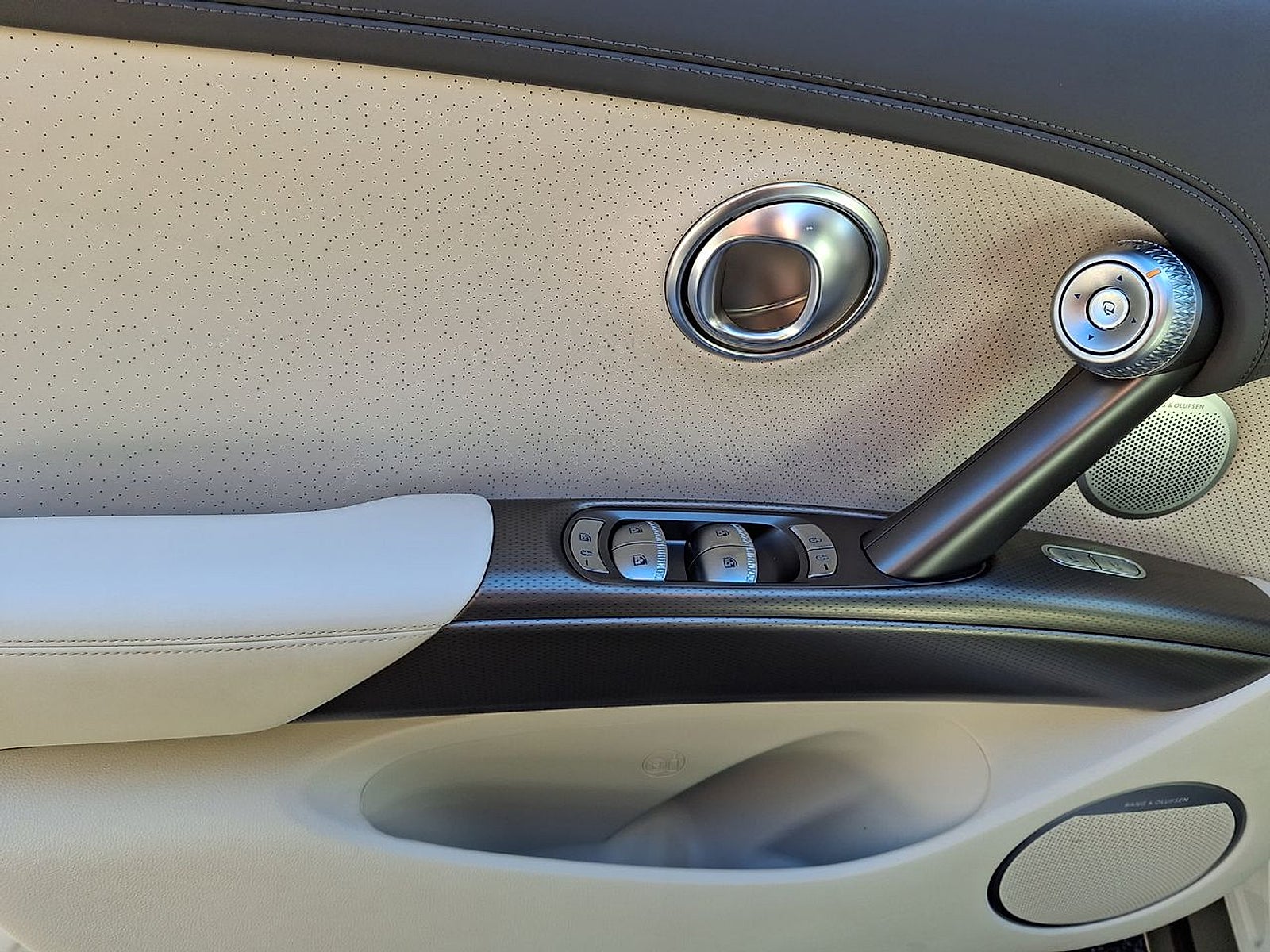 2024 Genesis GV60 Advanced AWD