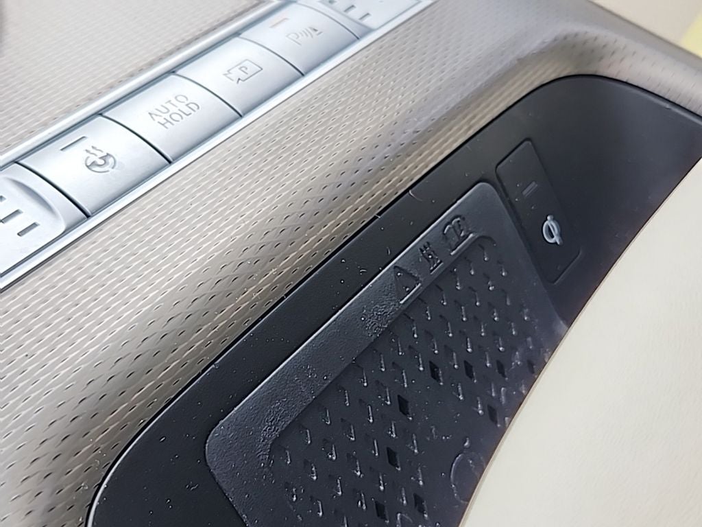 2023 Genesis GV60 Advanced AWD