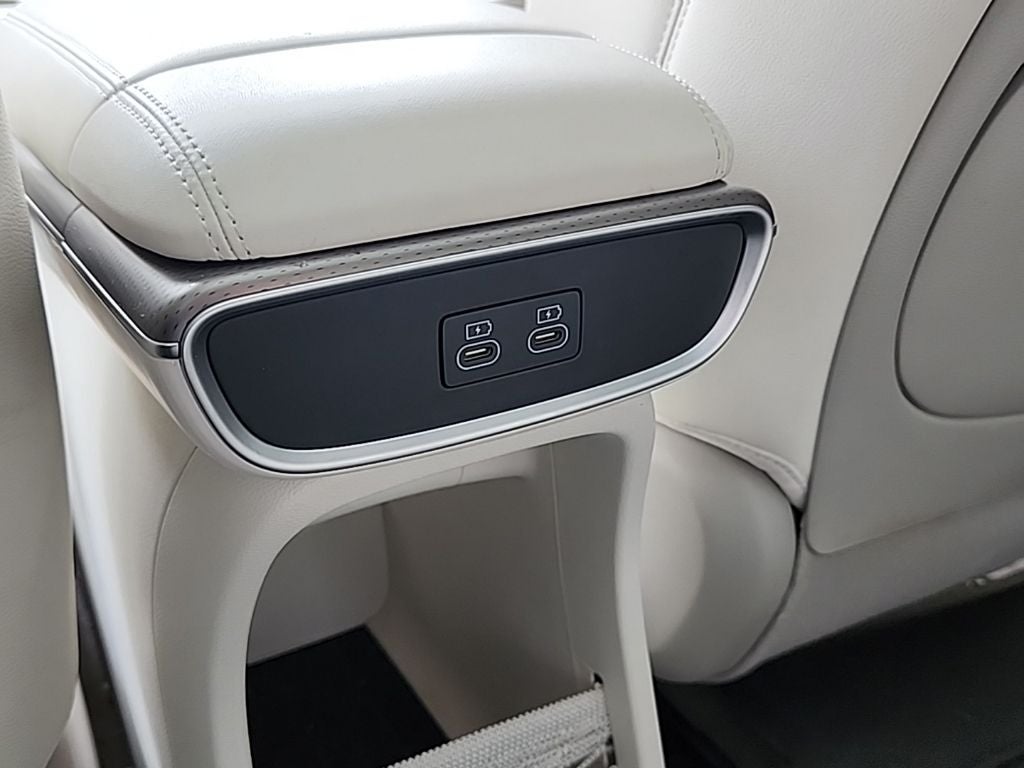 2023 Genesis GV60 Advanced AWD