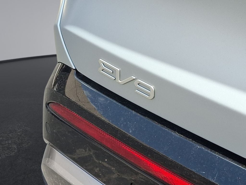 2024 Kia EV9 Land