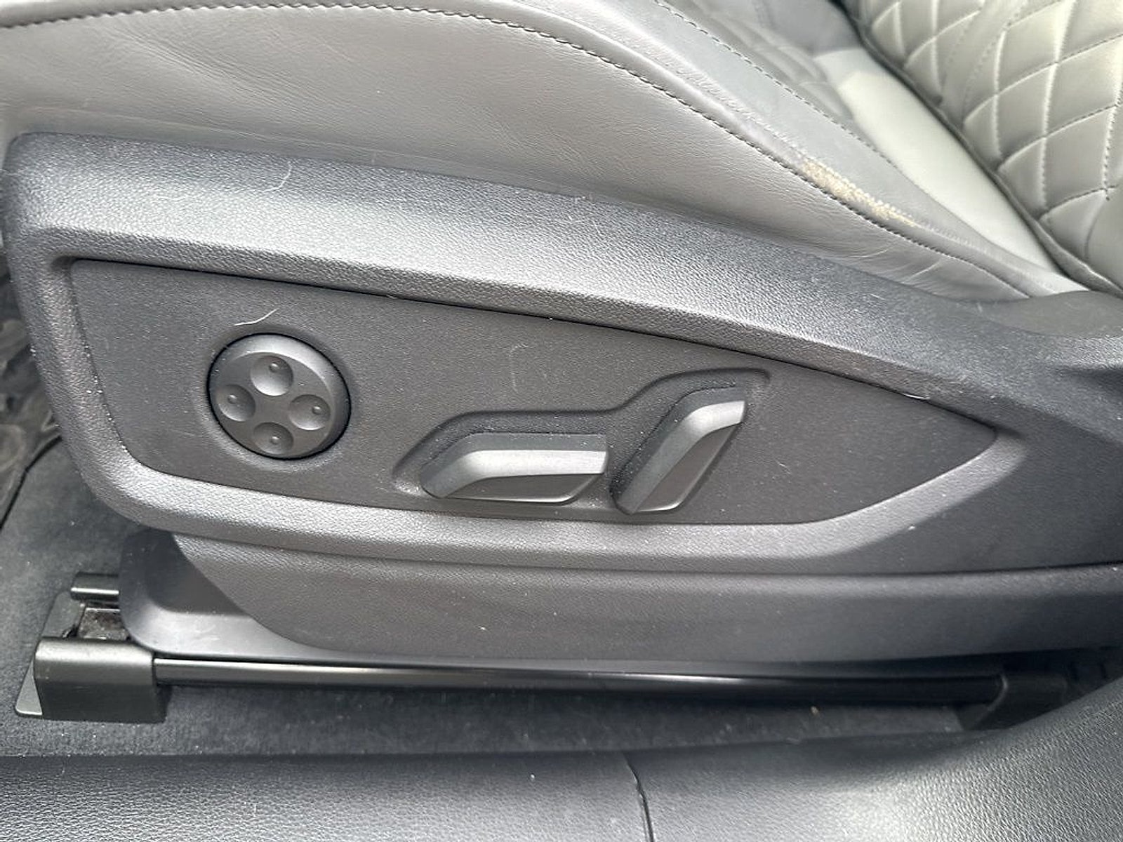 2023 Audi SQ5 Prestige TFSI quattro Tiptronic