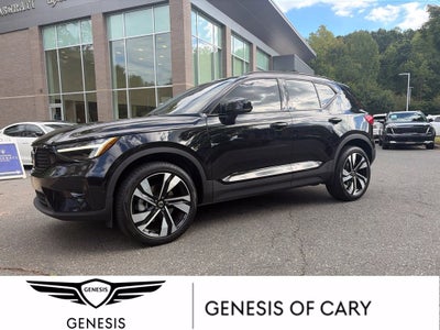 2024 Volvo XC40 B5 Plus Dark Theme