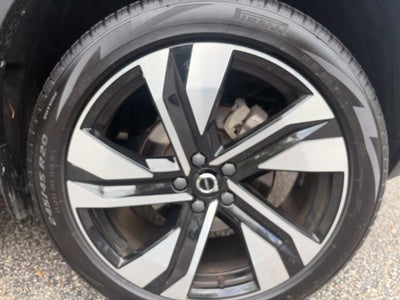 2024 Volvo XC40 B5 Plus Dark Theme