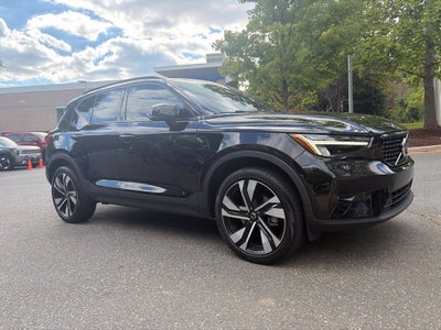2024 Volvo XC40 B5 Plus Dark Theme