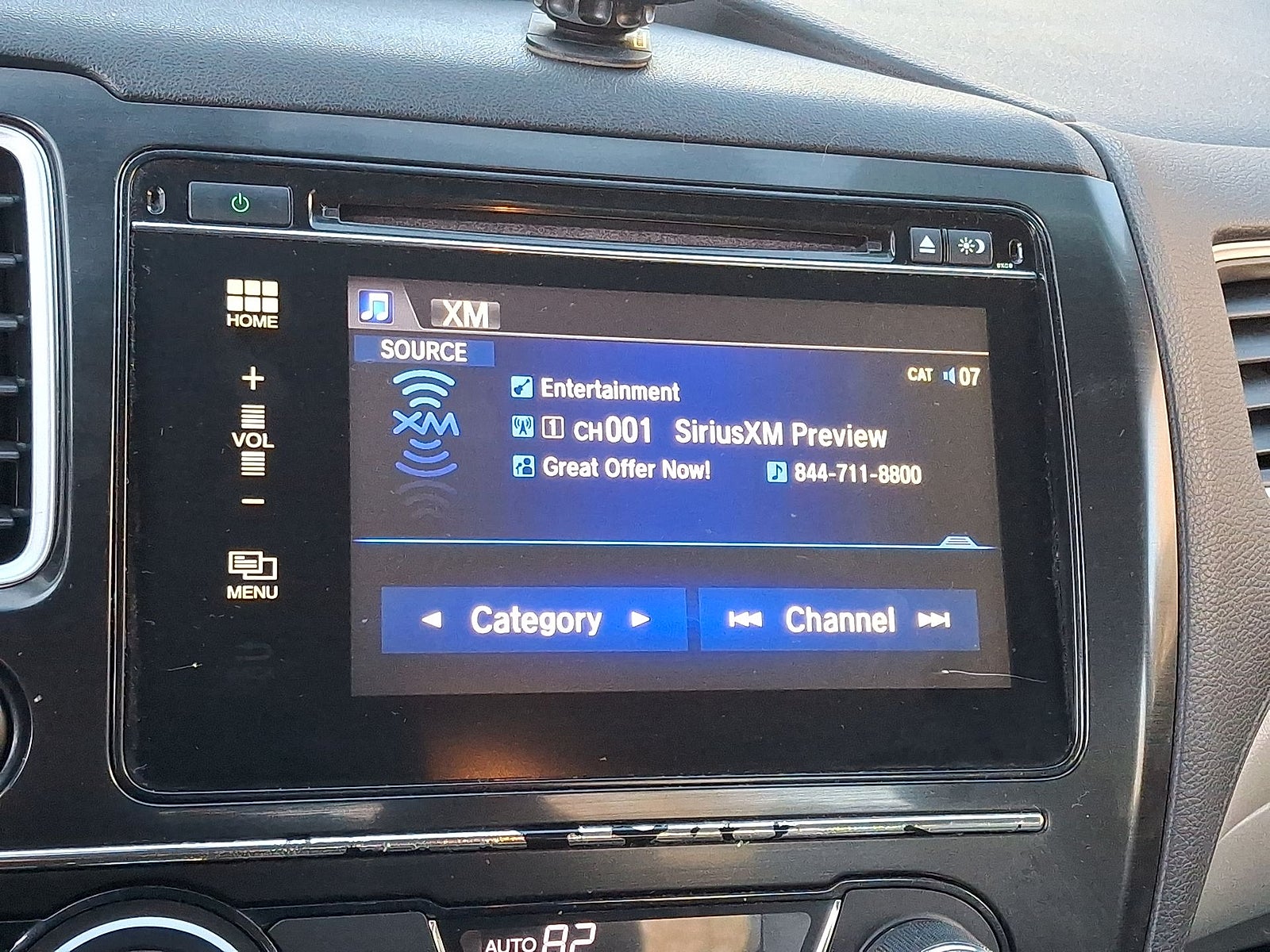 2014 Honda Civic Hybrid 4dr Sdn L4 CVT