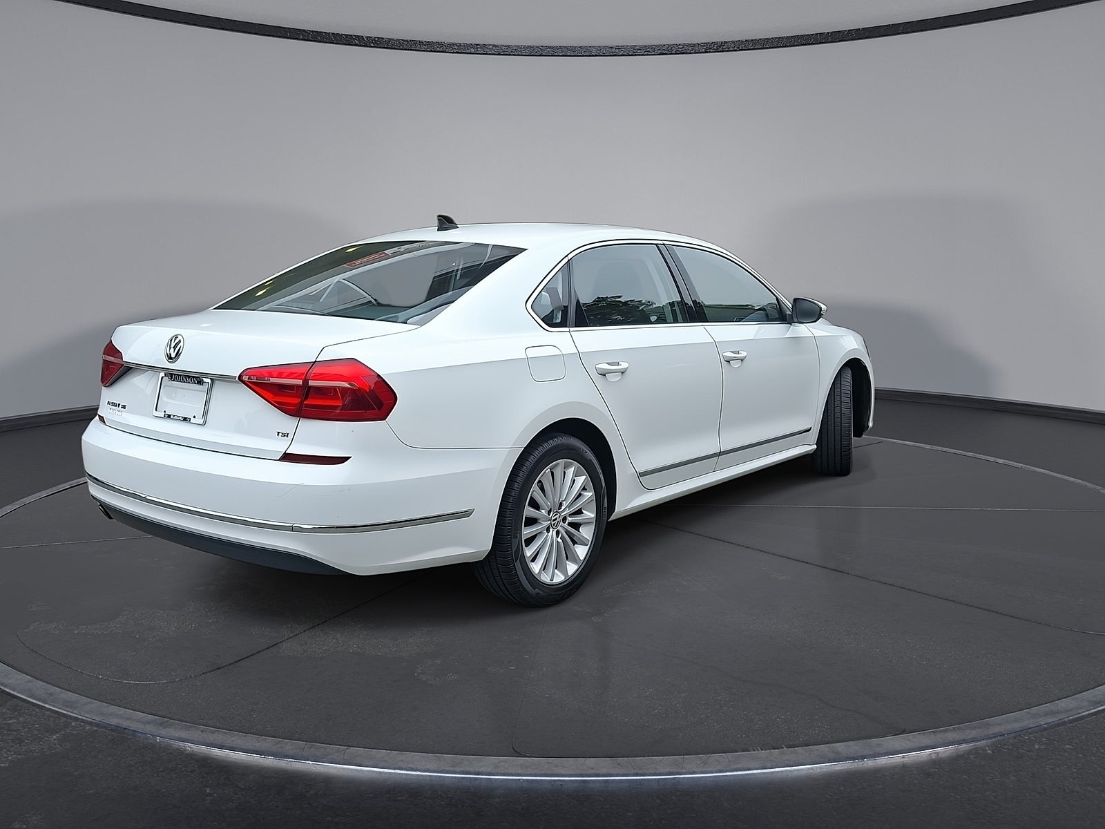 2016 Volkswagen Passat 1.8T SE