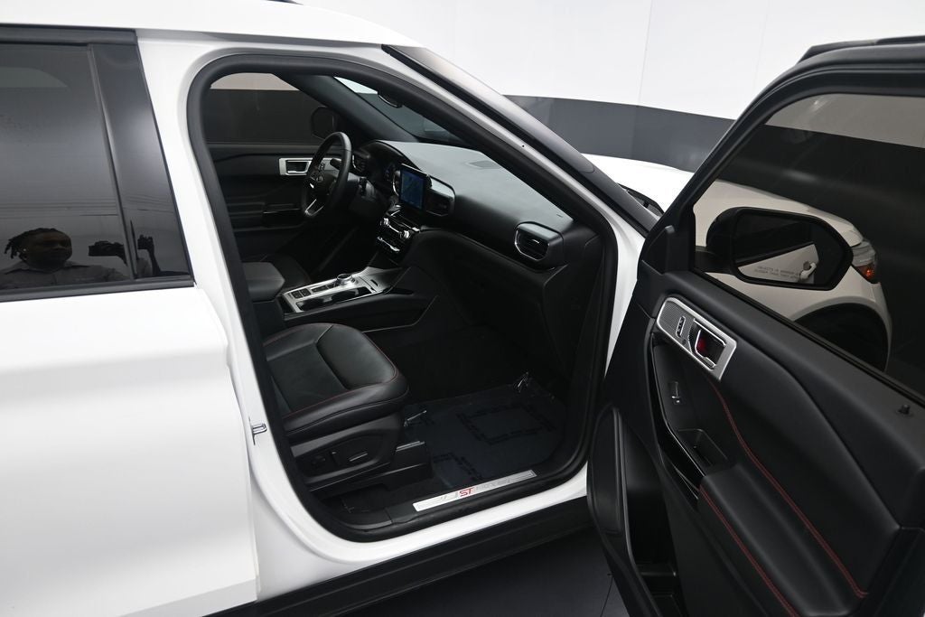 2024 Ford Explorer ST-Line
