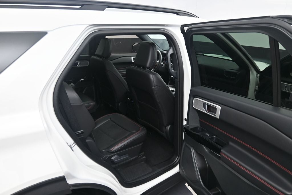 2024 Ford Explorer ST-Line
