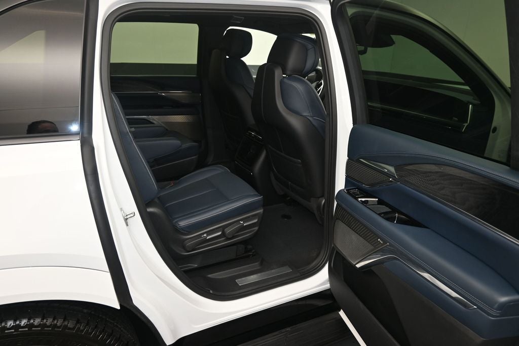 2025 Cadillac ESCALADE IQ Sport 2