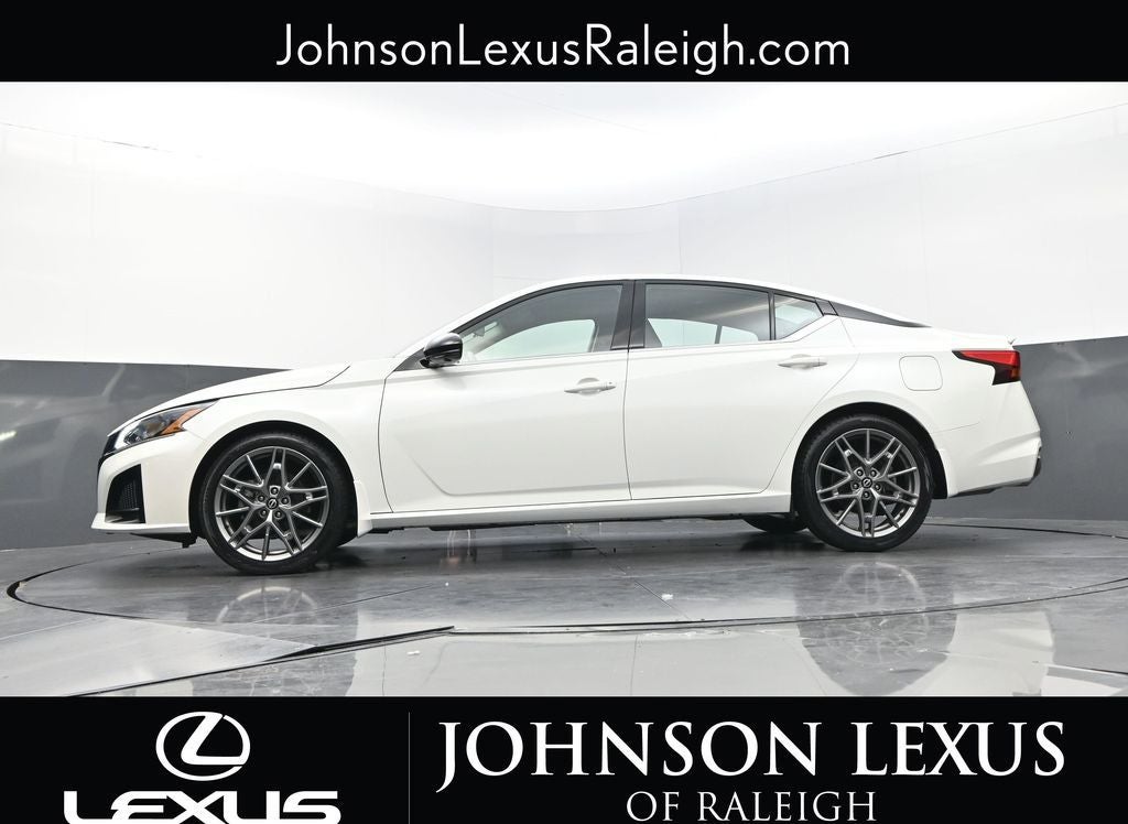 2023 Nissan Altima 2.0 SR