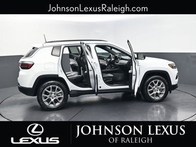 2023 Jeep Compass Latitude Lux