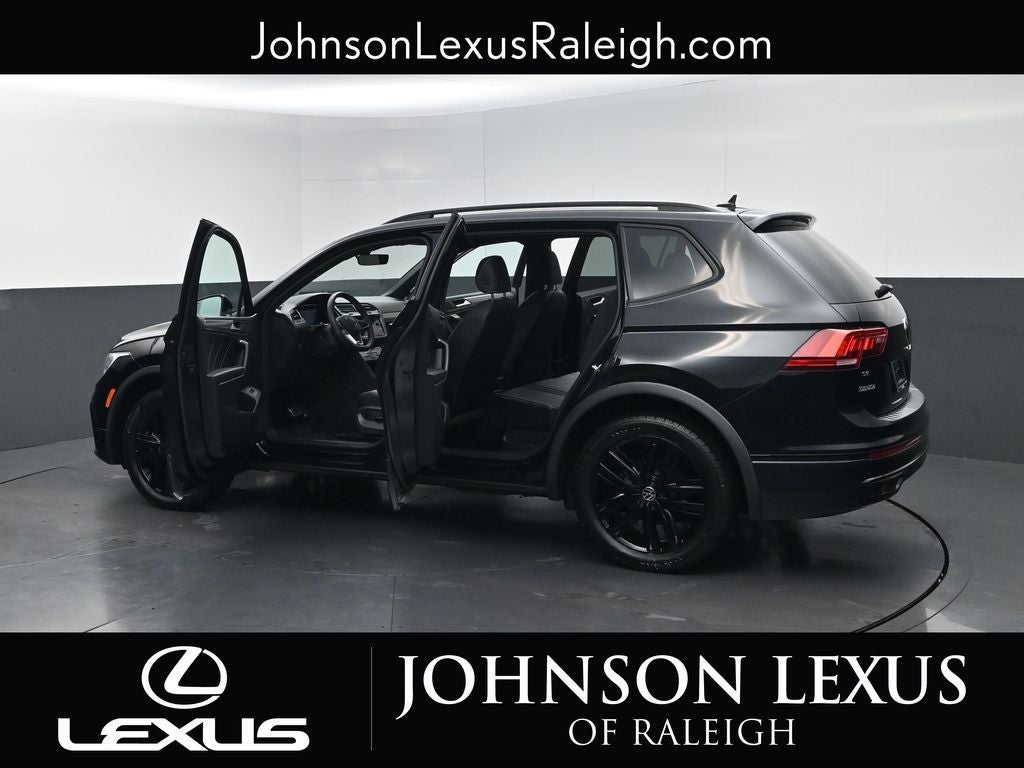 2022 Volkswagen Tiguan 2.0T SE R-Line Black