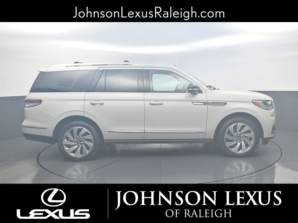 2023 Lincoln Navigator Reserve