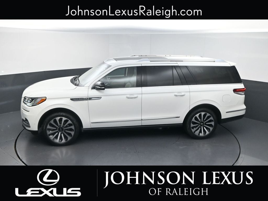2023 Lincoln Navigator L Reserve