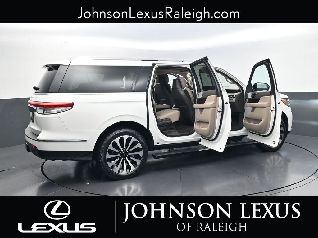 2023 Lincoln Navigator L Reserve