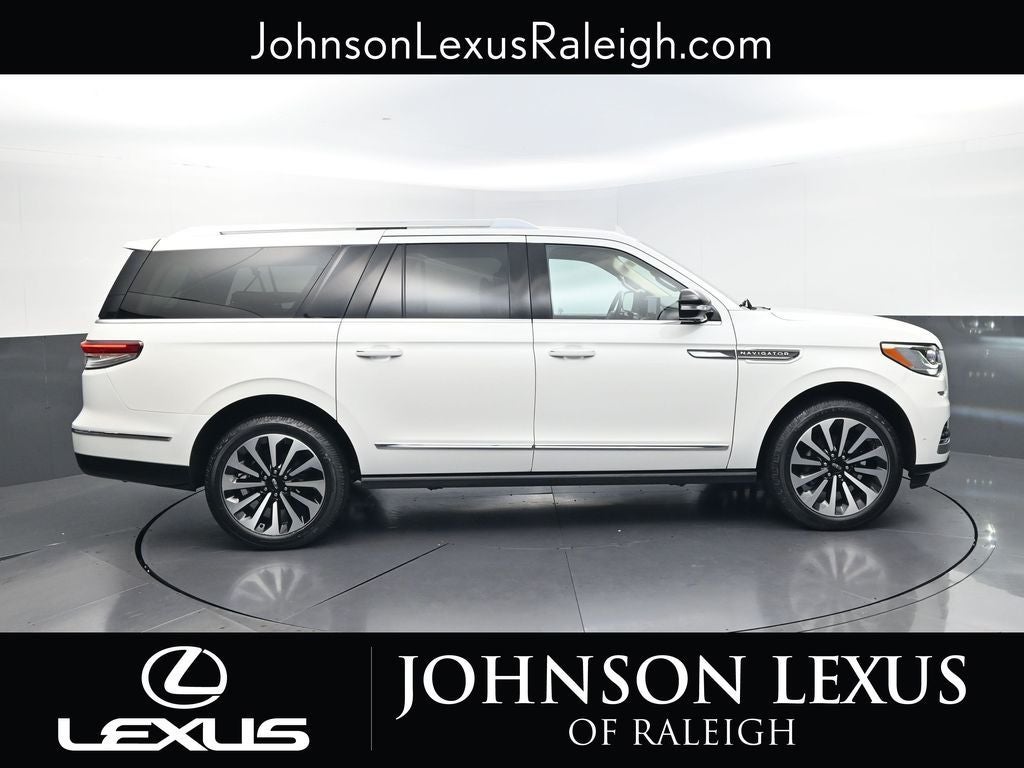 2023 Lincoln Navigator L Reserve