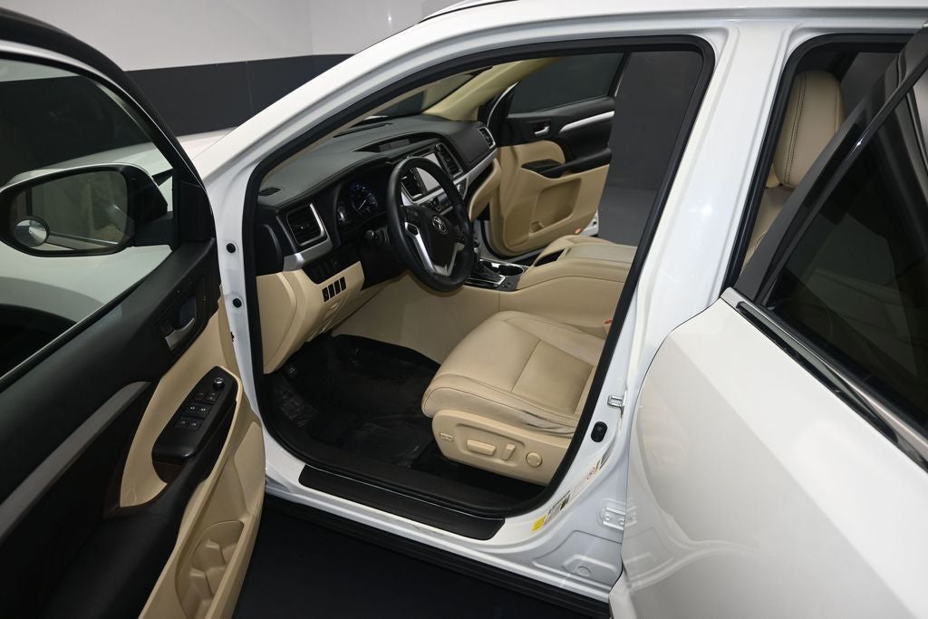 2016 Toyota Highlander XLE V6