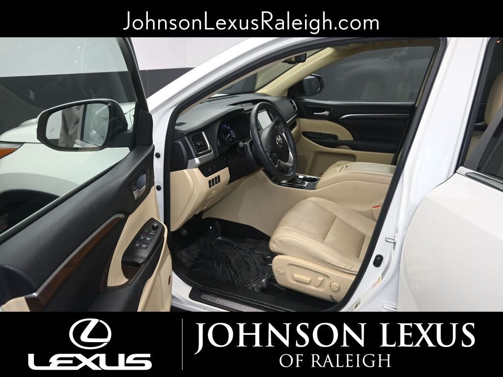 2016 Toyota Highlander Base