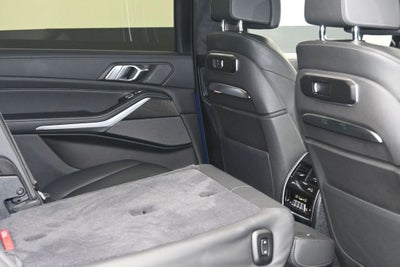 2023 BMW X7 M60i