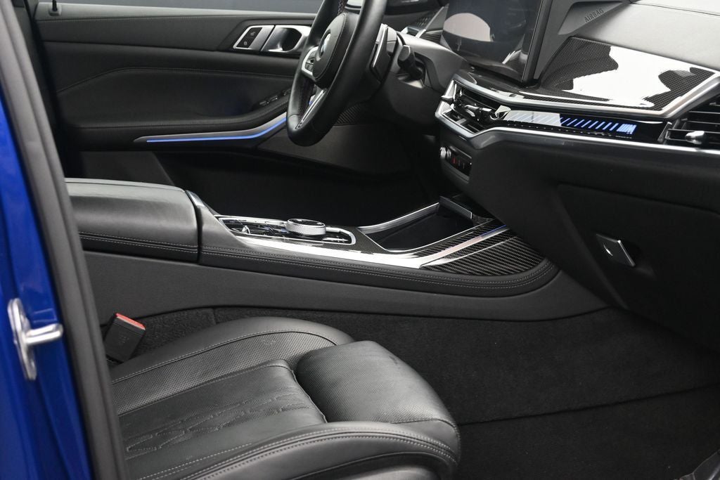 2023 BMW X7 M60i
