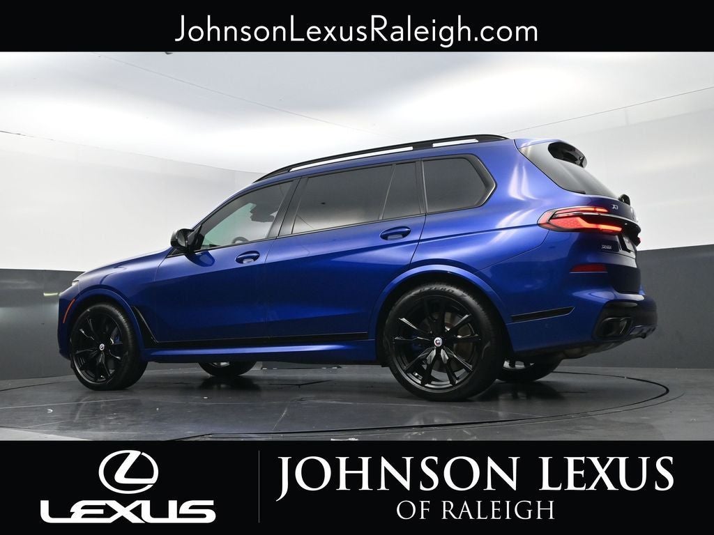 2023 BMW X7 M60i