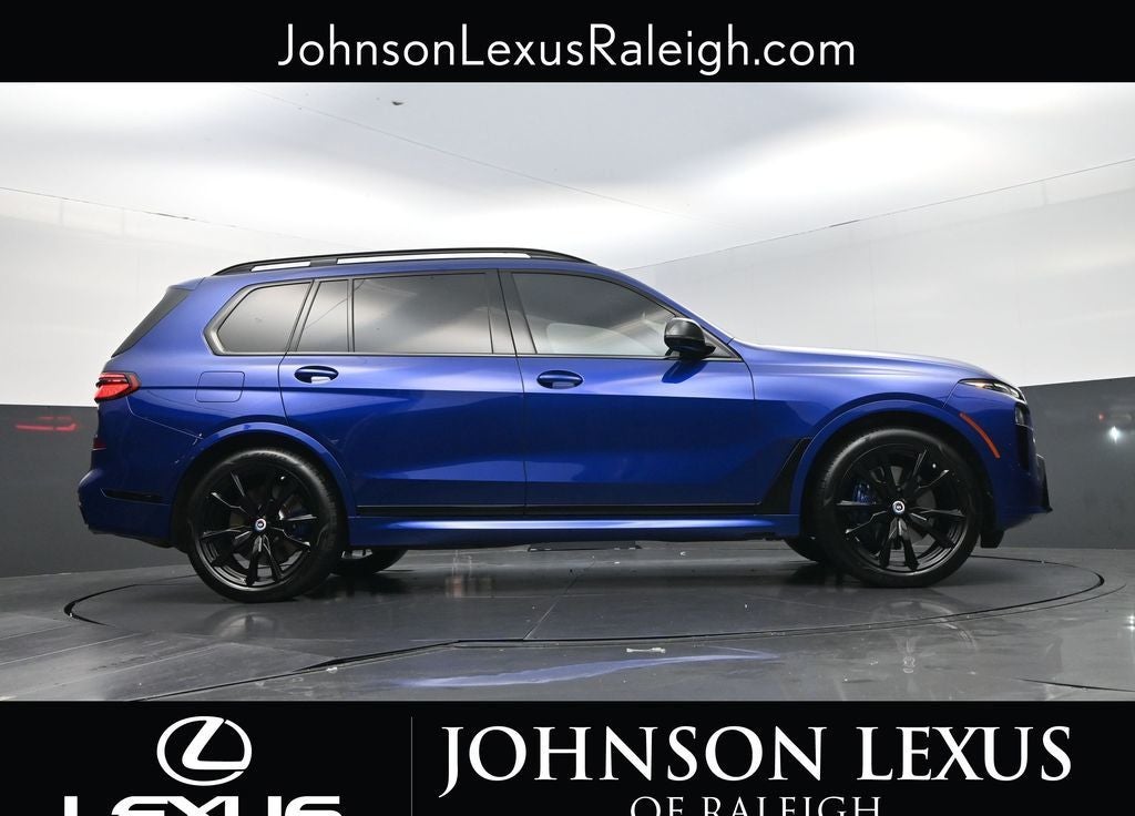 2023 BMW X7 M60i