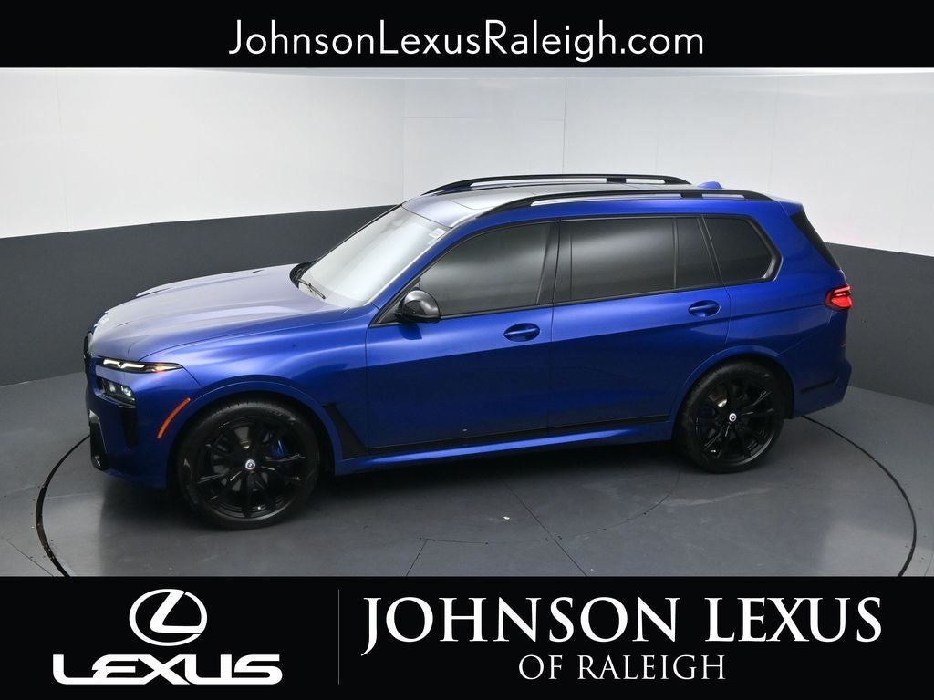 2023 BMW X7 M60i