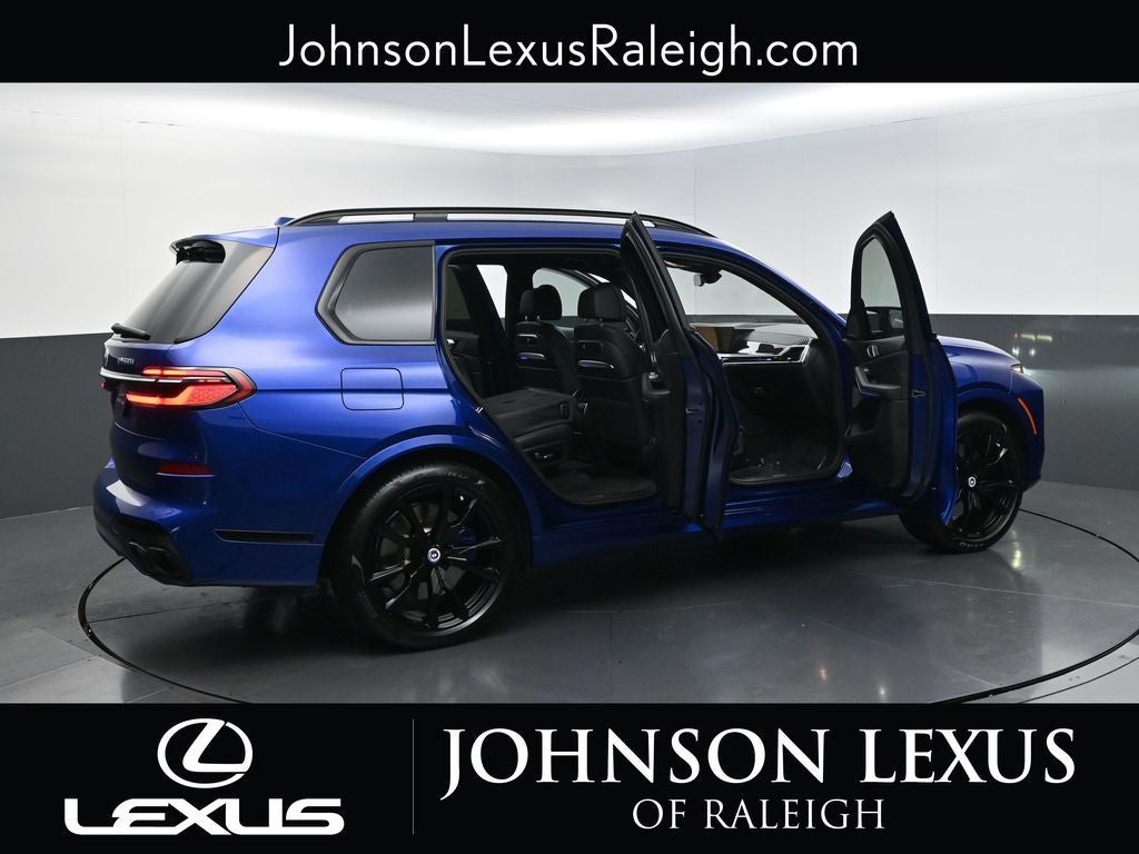 2023 BMW X7 M60i