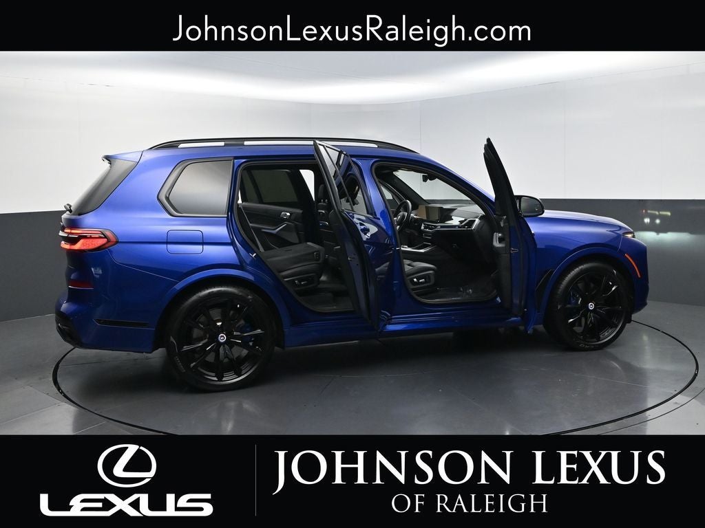 2023 BMW X7 M60i