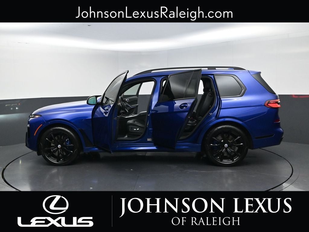 2023 BMW X7 M60i