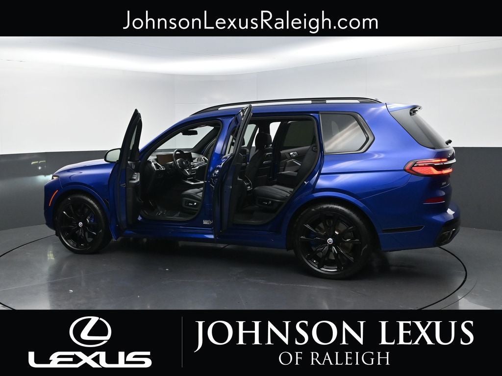 2023 BMW X7 M60i