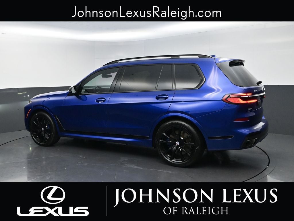 2023 BMW X7 M60i