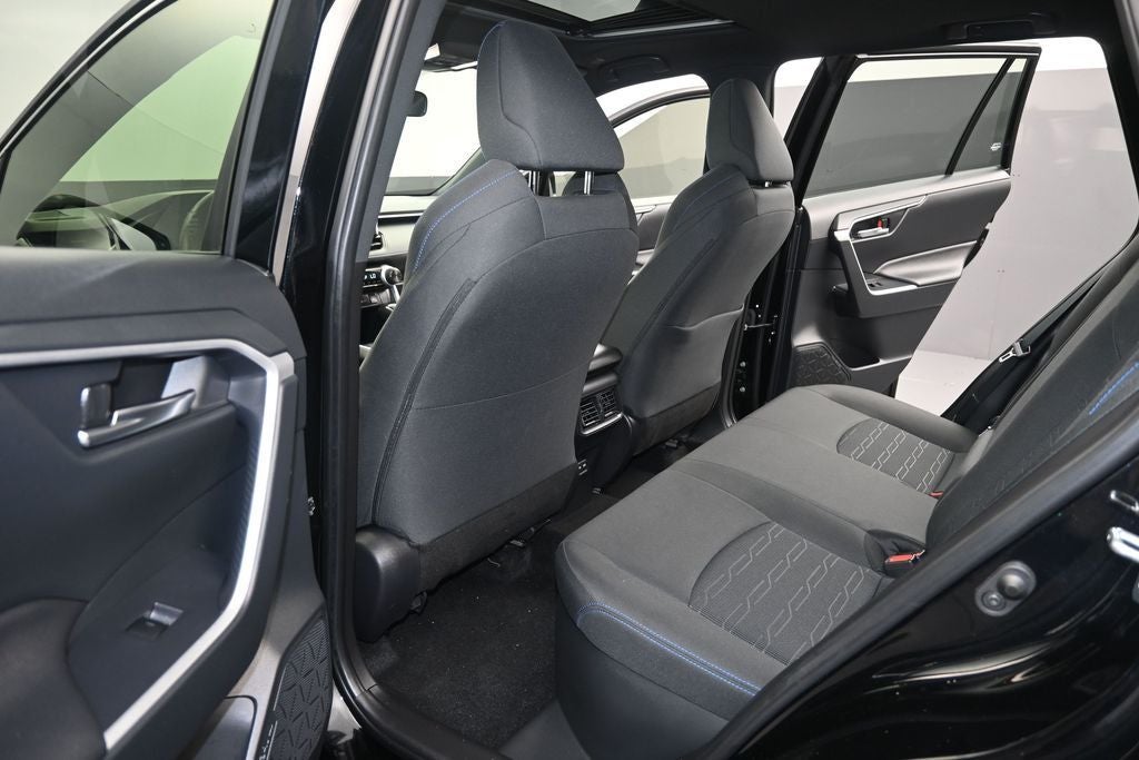 2023 Toyota RAV4 Hybrid SE