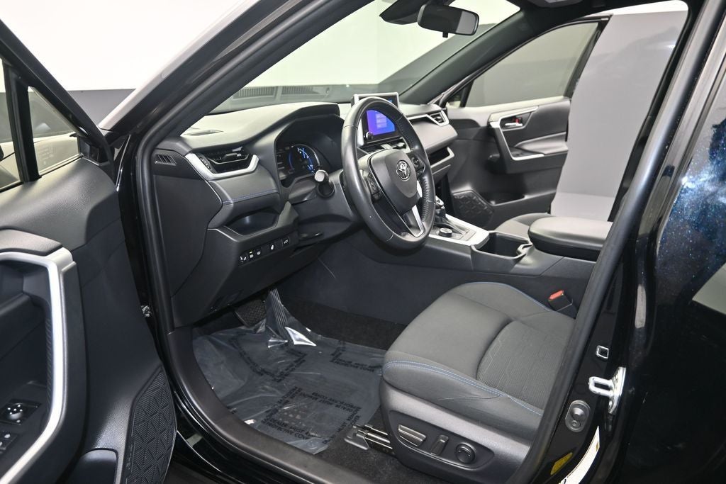 2023 Toyota RAV4 Hybrid SE
