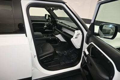 2023 Land Rover Defender 110 SE