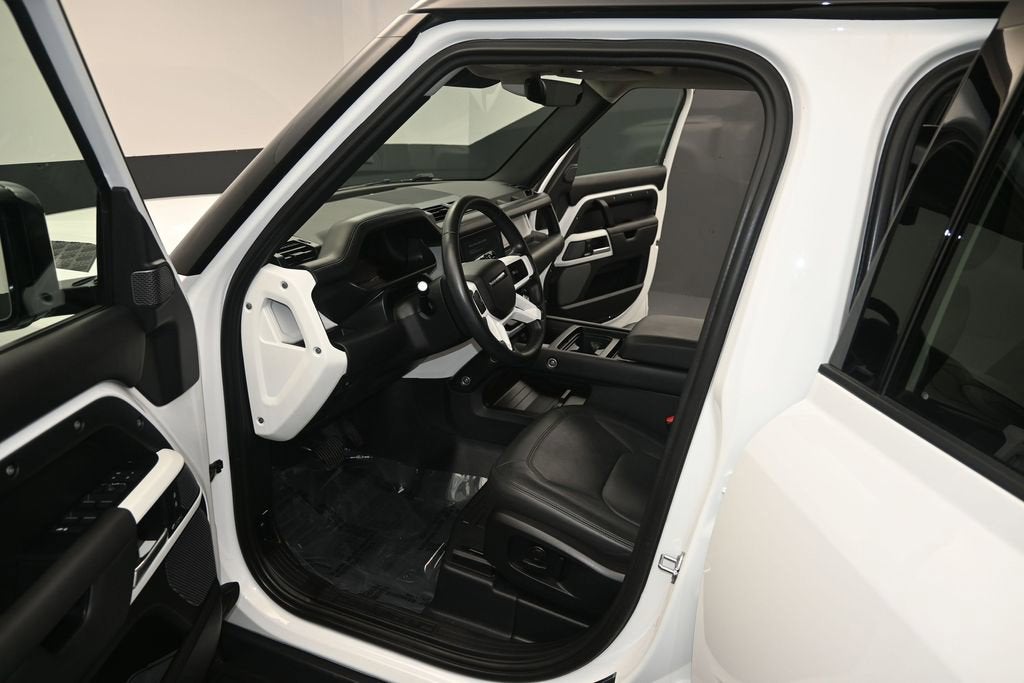 2023 Land Rover Defender 110 SE