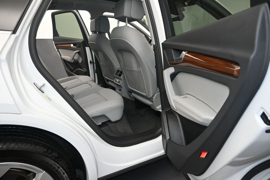 2023 Audi Q5 45 S line Premium quattro