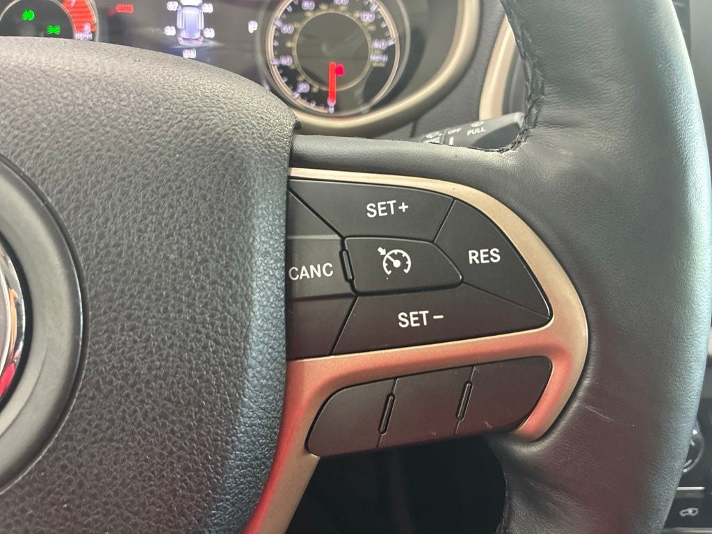 2016 Jeep Cherokee Limited NAV/LEATHER SEATS/4 NEW TIRES